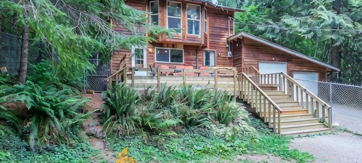 Cedar-sided cabin, RV parking, Kids & Pet friendly ルイスのホテル
