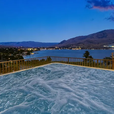 Lake Chelan Luxury Villa w/ Views•Private Beach•Marina•Pool•Spa•Sauna-Sleeps 24