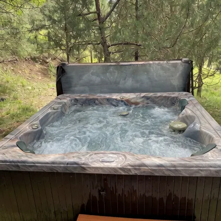 Whispering Pines Cabin with Hot Tub in Ruidoso