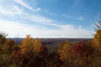 Valley Overlook - Cozy 2BR Cabin near Blossom Music Center -Peninsula, Ohio
