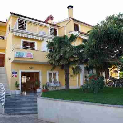 Pansion Valbruna Hotel Exterior
