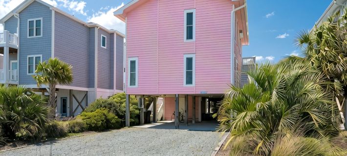 Paradise at The Point - Relaxing Home Steps to Beach + Sunsets + Ocean views Hotels in Pender County