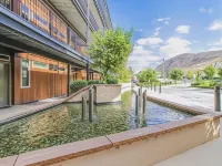 Deluxe View 2 Bedroom Chelan View Condo w/Extra Parking Hotels in Chelan
