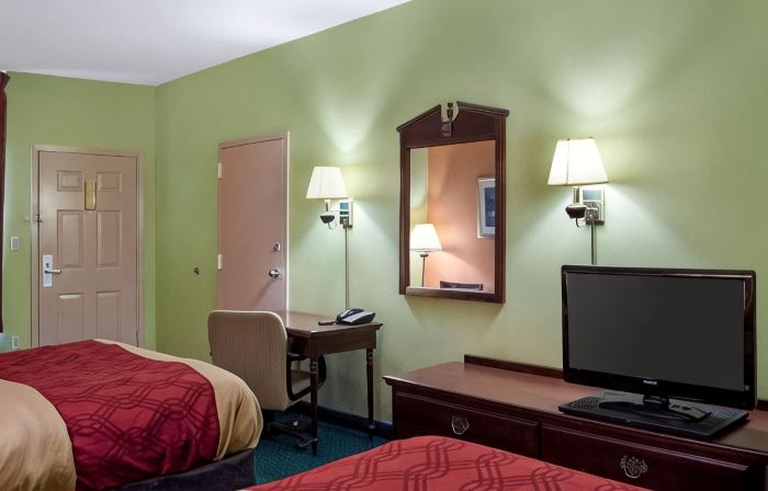 Econo Lodge Canton I-55
