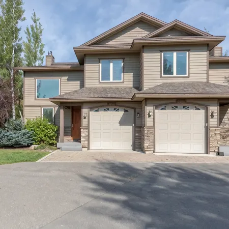 Modern Victor Town Home with Hot Tub and AC