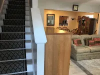 WHITE KNOLL BUNGALOW - 2-Star