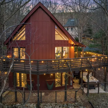 Slope View Chalet Hot Tub, Firepit, Family Fun