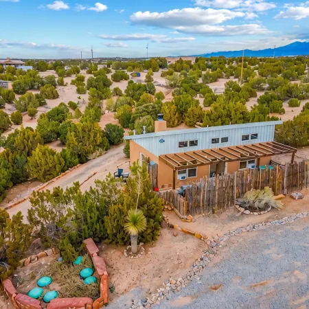Beautiful Guest House in the Foothills: Fireplace, Hot Tub, Patio, Grill