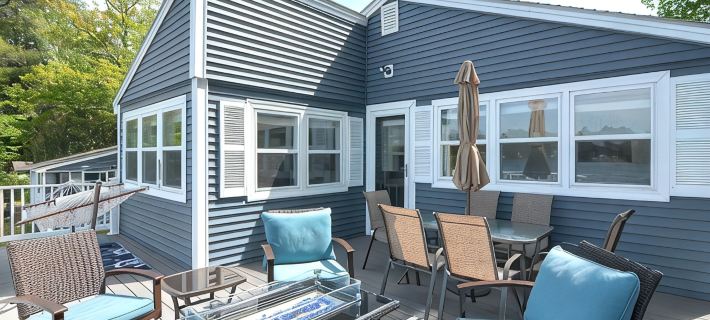 Blue Breeze - Private lakefront w/ Hot Tub Hotels in Strafford County