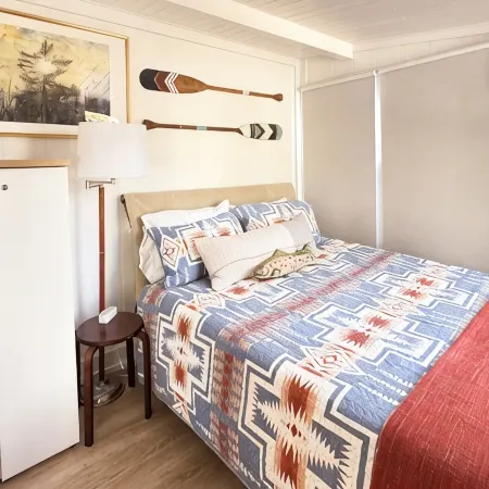Stylish Douglas Retreat - Steps from Dunes Resort! Hoteles en Douglas