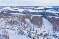 8280 The peak- Hot tub, ski in/ ski out, Pool table, Golf course, fire pit - Wi-Fi