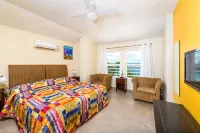 Oceanfront Villa, great house reef, near dive shops, restaurants, sleeps 4 Hotels in 