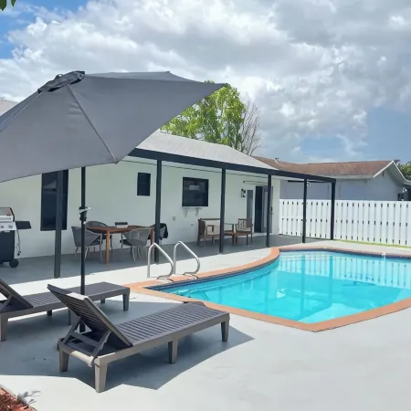 Amazing bohemian house with a pool in a very nice neighborhood