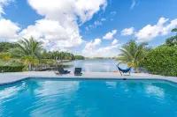 4BR/3BA Miami Welcoming Waterfront Wonder w/ Pool! - Villas