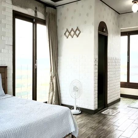 Jun House