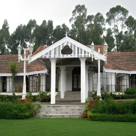 Kluney Manor