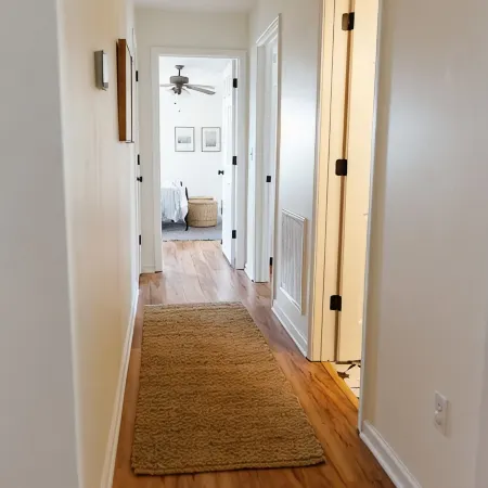 "The Dawning House" - Peaceful Modern Stay w/ Yard