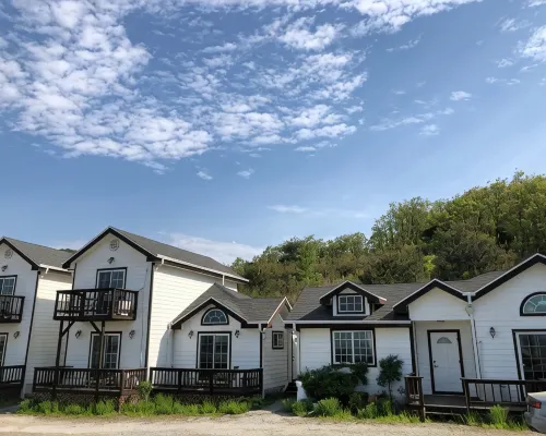 Seokmodo Simple House Ocean View Pension ボムンサテンプル周辺のホテル