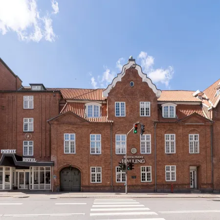 Helnan Phønix Hotel Отели в г. Ольборг