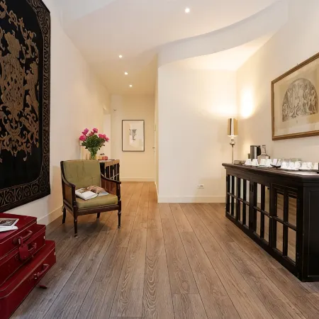 Residenza Cavour Отели рядом с достопримечательностью «Мост Святого Ангела»