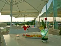 Breaking Business Hotel - Pet friendly