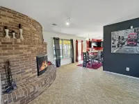 Charming 3-bedroom Texas Tech house with AC and fitness room in Lubbock - Bungalows