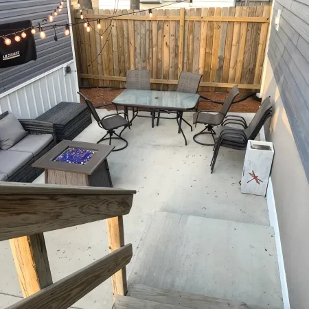 Newly remodeled Clean Spacious 5-bedroom  House with AC, WiFi,