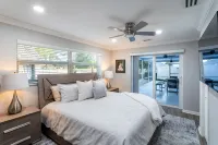 Golfers Green Retreat with 35' Heated Saltwater Pool & Tiki. Pet Friendly! - 4-Sterne