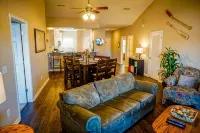 Lakeview Penthouse, Amazing Views—3BR/2BA Relax in Branson Condo, Indian Point - 4 tähden