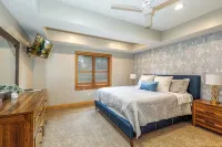 Spacious-Hot Tub-Pool Table-Screen Porch-6 Bedroom-6 Bathroom - 4-Star