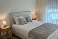 Holiday home with pool 15 minutes walk from the beach and 5 minutes from Aroeira golf course