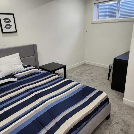 Cozy Super Luxury Legal Suite.20 minutes  to the airport.