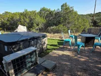 Tree House Tiny Home W Hot Tub - Tiny houses