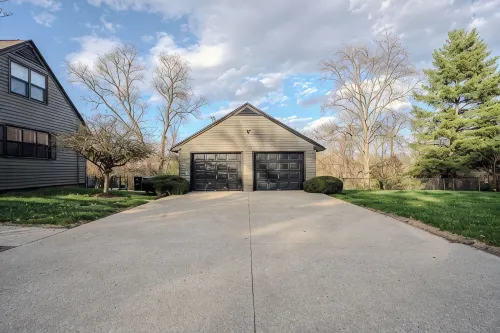 Spacious 4 bed 1.5 bath home directly across Buffalo Trace Distillery. - 3-نجوم