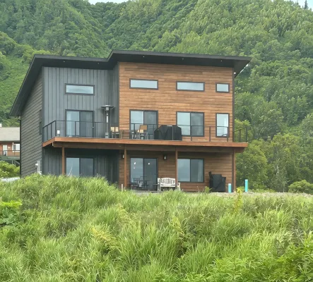 East End Swell - NEW- DOWNSTAIRS Retreat with Ocean, Mountain & Glacier Views
