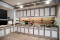 路易斯維爾東希爾頓花園飯店 - 早餐