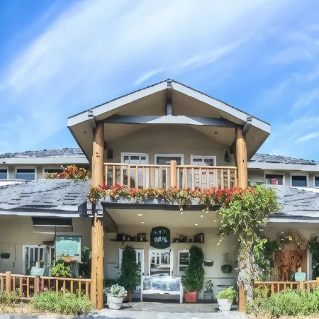 Cambria Pines Lodge