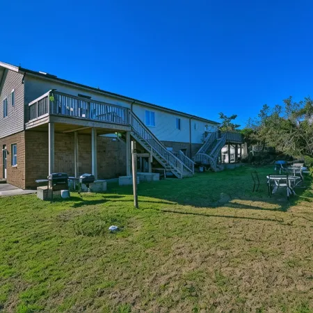 'Hannah's Place' - Quaint & Cozy Apt by the Beach!