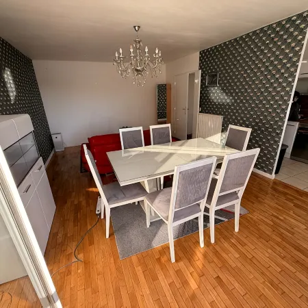 Elegant Massy Apartment near Paris and TGV/RER with 2 Parking Spaces