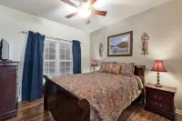 Pool&SplashPad&PlayGround OutTheBackDoor - LakeView-PoolTable-FoosBall++ - balcony