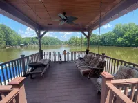 Bay Head Cove - Peaceful 5 bedroom lakefront home on private cove with boat dock - 4-Star
