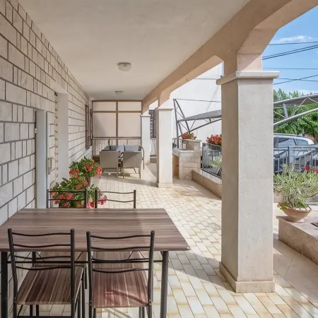 Comfortable Apartment in Umag With Parking Space