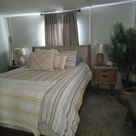 No Pets/Non Smoking 3-Bedroom Home in Counce with WiFi, AC