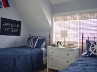Plum Island Chic Cottage-Steps to Beach! Hotels in Newbury