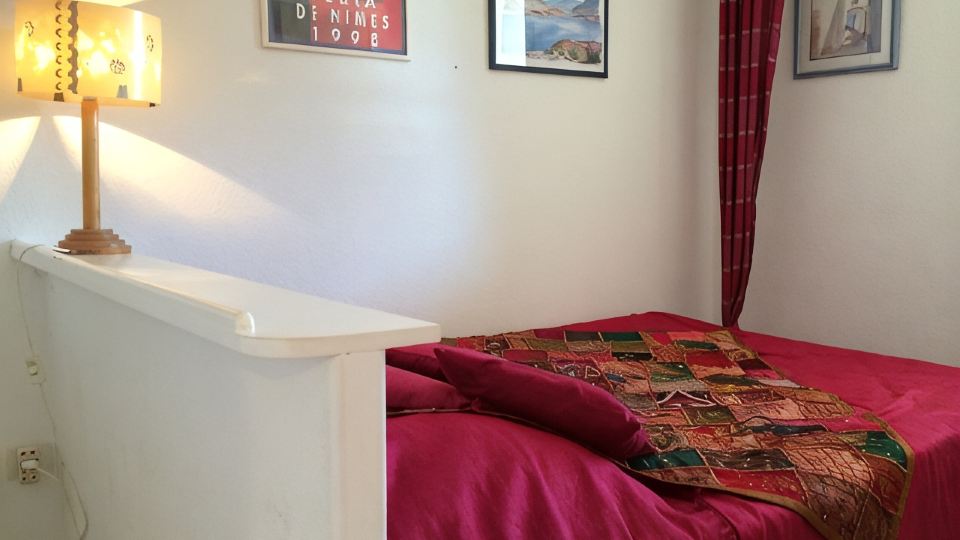 2 Rooms+Cabin-Air Conditioning- Swimming Pool- South-Facing Terrace- Lovely Lake View, Wifi.