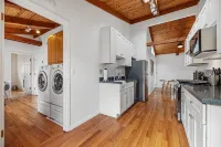 Designer retreat home near Stanford! Luxury, Gym, Peloton, office,Backyard,BBQ