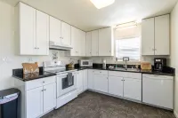 Lakeside house with access to dunes, lakes, and the ocean! - Wifi