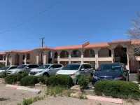 Luxury Inn - Motels