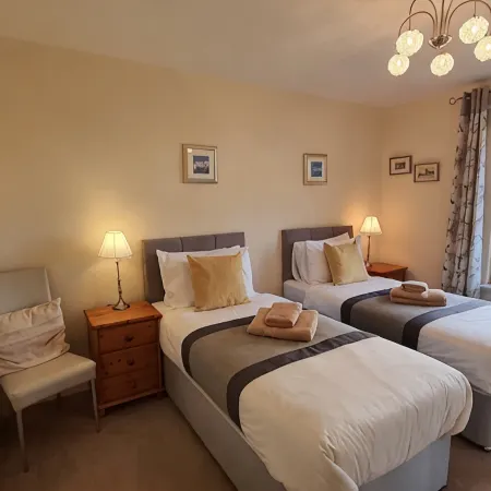 2 bedroom garden apartment, Crail, Roseford Apartment with private parking Отели в г. Крейл