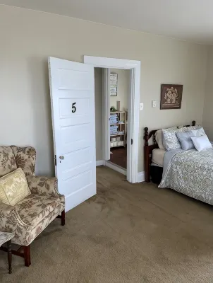 Neicy's Nest - West, 10 Min From Downtown Pittsburgh - บังกะโล